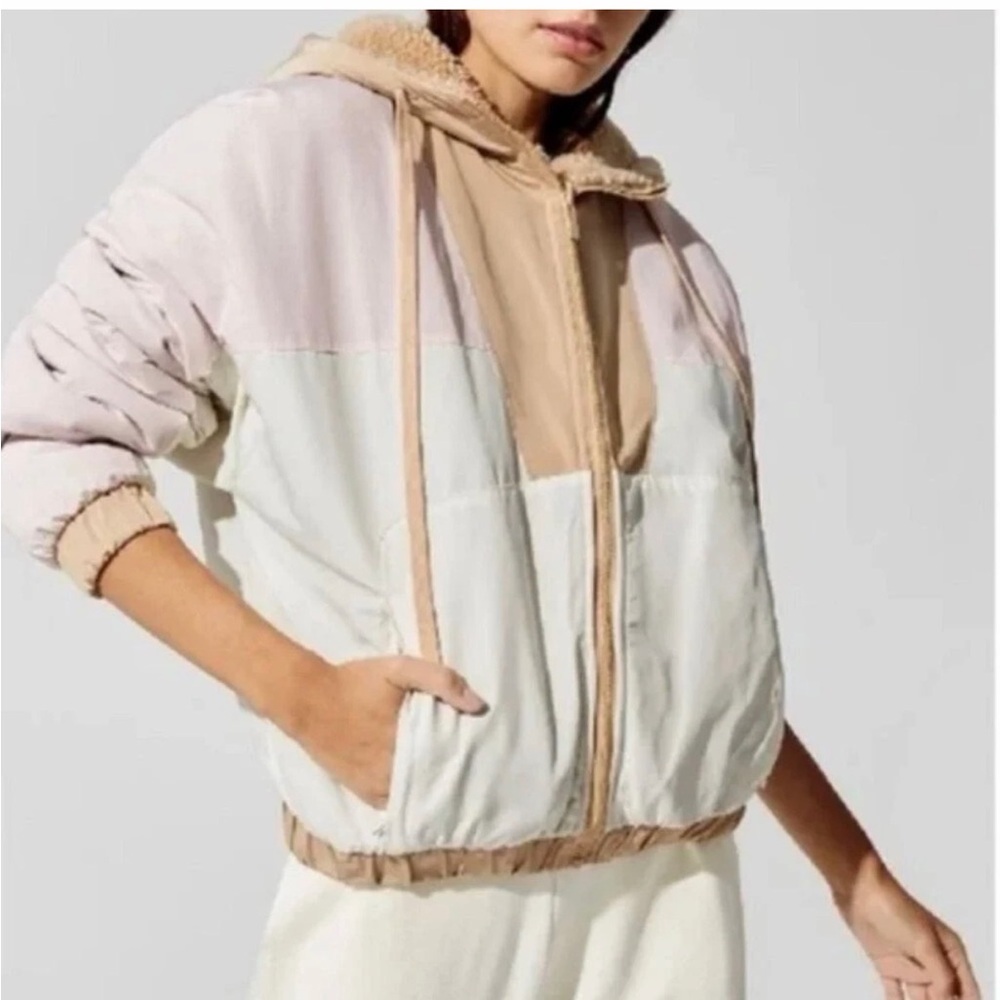 ALO Yoga Duality Reversible Sherpa Jacket in Putty/Pristine/Soft Pink
